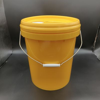 Bottile per lubrificanti industriali da 18 litri con ugello giallo impilabile