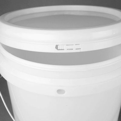 Barattolo di vernice in plastica rotondo di 1 gallone reutilizzabile e impermeabile con coperchio