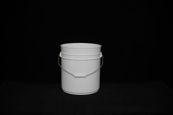 Bottine di plastica bianche rotonde da 5 galloni resistenti ai raggi UV con coperchio per l'industria Agricoltura Medicina alimentare