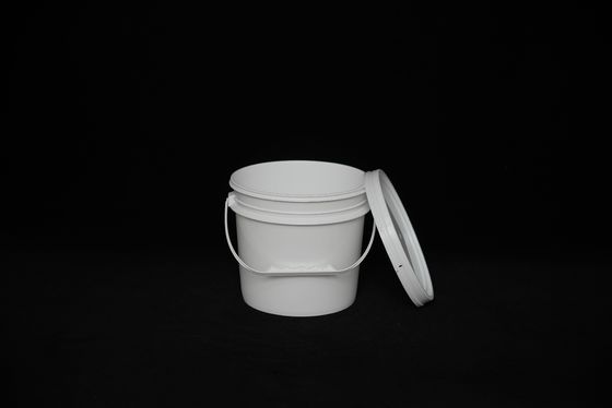 Barattolo di cibo in plastica trasparente con coperchio