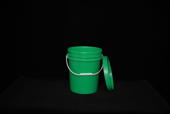 FDA ha approvato un secchio di olio impilabile con coperchio di superficie liscia e maniglia leggera per una facile manipolazione.