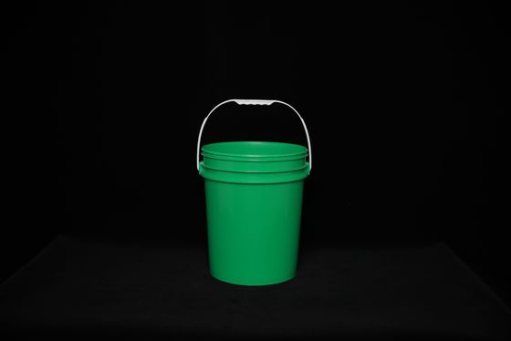 Bottile di vernice in plastica impermeabile con maniglia di metallo con tappo